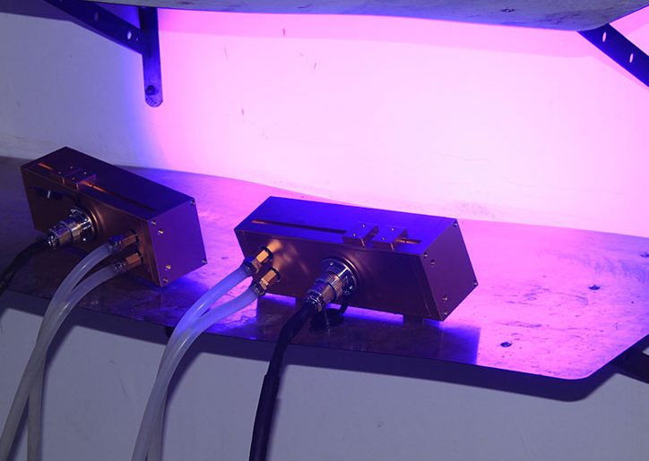 In the screen printing and curing of UV inks, utilizing a combination of LED UV curing lamps and mercury lamps can effectively resolve numerous curing challenges.