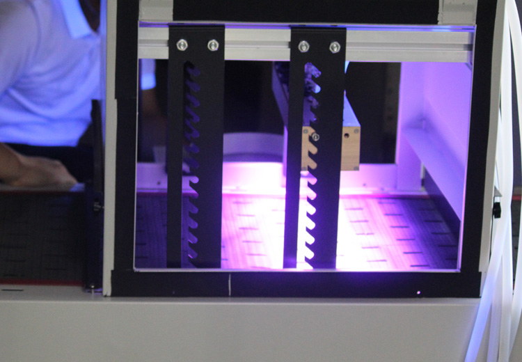 Why Cold Light LEDUV Curing Lamps Are Ideal for Screen Printing UV Ink on Heat-Sensitive Plastics